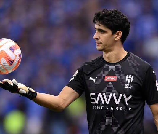 بعد تألقه في المونديال.. هل يرحل بونو عن الهلال؟