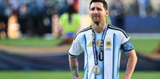 ليونيل ميسي يعلن اعتزاله اللعب دوليا