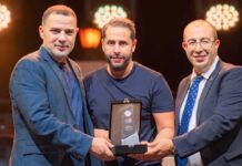 المدير الفني للاتحاد العربي للمواي طاي لحسن الهلالي يتوج بتكريم عربي في بنغازي