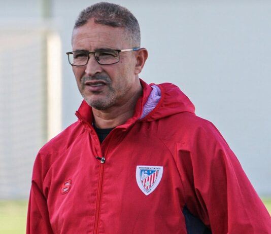 المغرب التطواني يعلن انفصاله عن المدرب عبد الكريم الجيناني