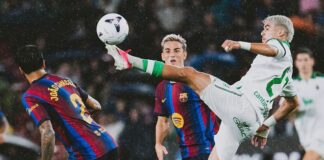 الزابيري: “حققت حلمي وحلم عائلتي باللعب ضد برشلونة”