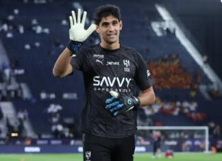 ياسين بونو يعود إلى التدريبات الجماعية للهلال السعودي