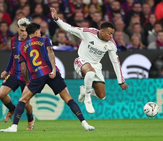 ريال مدريد يحسم “الكلاسيكو” أمام برشلونة بثنائية مبابي