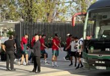 بعثة المنتخب المغربي تحل بطنجة استعدادا لمواجهة مالي
