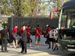 بعثة المنتخب المغربي تحل بطنجة استعدادا لمواجهة مالي