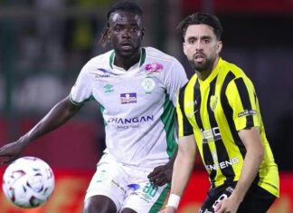 المغرب الفاسي والرجاء الرياضي يقتسمان نقاط القمة في مكناس