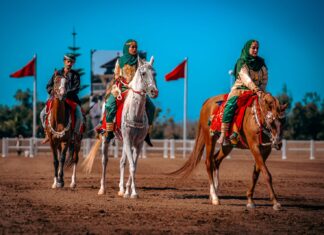 الخيالة السلطانية لسلطنة عمان تشارك لأول مرة في معرض الفرس للجديدة