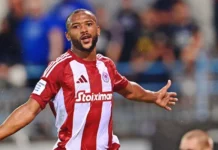 المدير الرياضي لأولمبياكوس يشيد بأيوب الكعبي ويترقب عودته إلى الملاعب