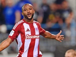 المدير الرياضي لأولمبياكوس يشيد بأيوب الكعبي ويترقب عودته إلى الملاعب